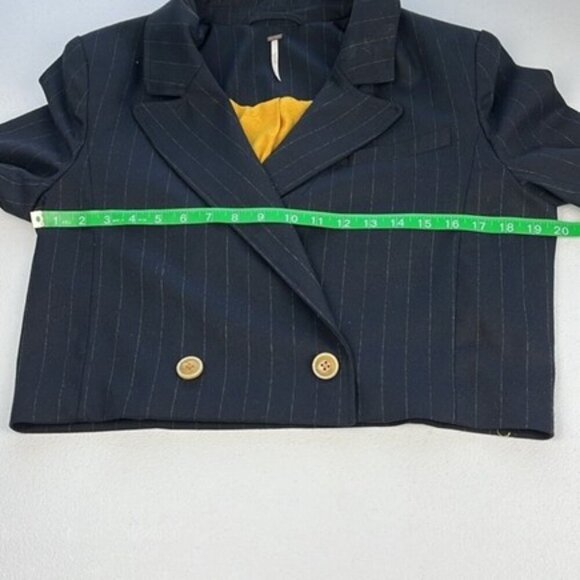 Free People Crop Blazer Tailored Navy Pinstripe Collared Gold Buttons Jacket M - Picture 9 of 12